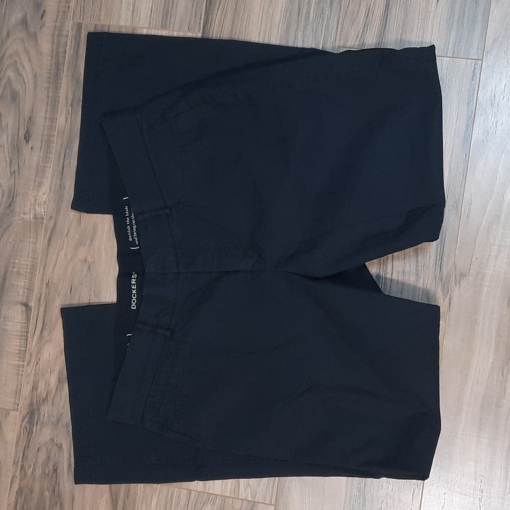 Dockers Black Flat Front Chino Pants with elastic waistband Size 14S